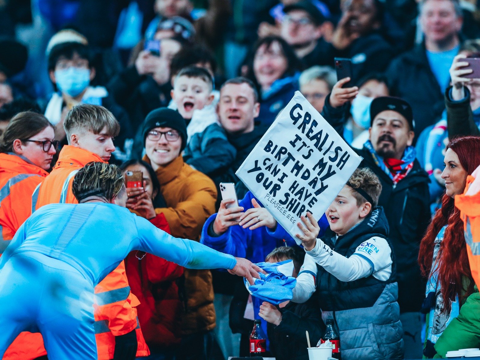 他在场上总 他在场上总